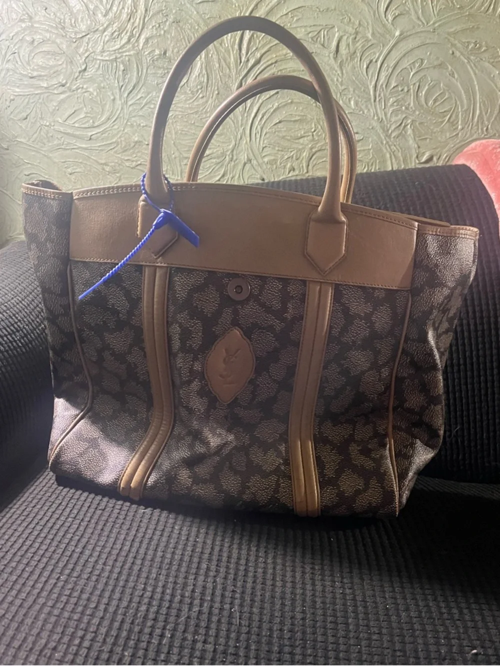 Large leopard print Yves Saint Laurent tote. Great condition. - Picture 2 of 16
